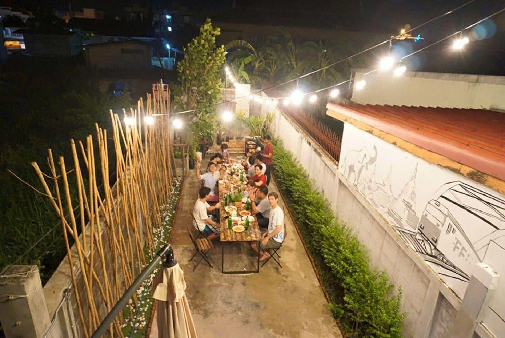 Allsum Hostel Ayutthaya Eksteriør billede