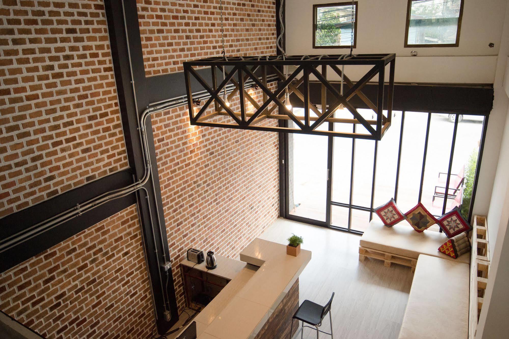 Allsum Hostel Ayutthaya Eksteriør billede
