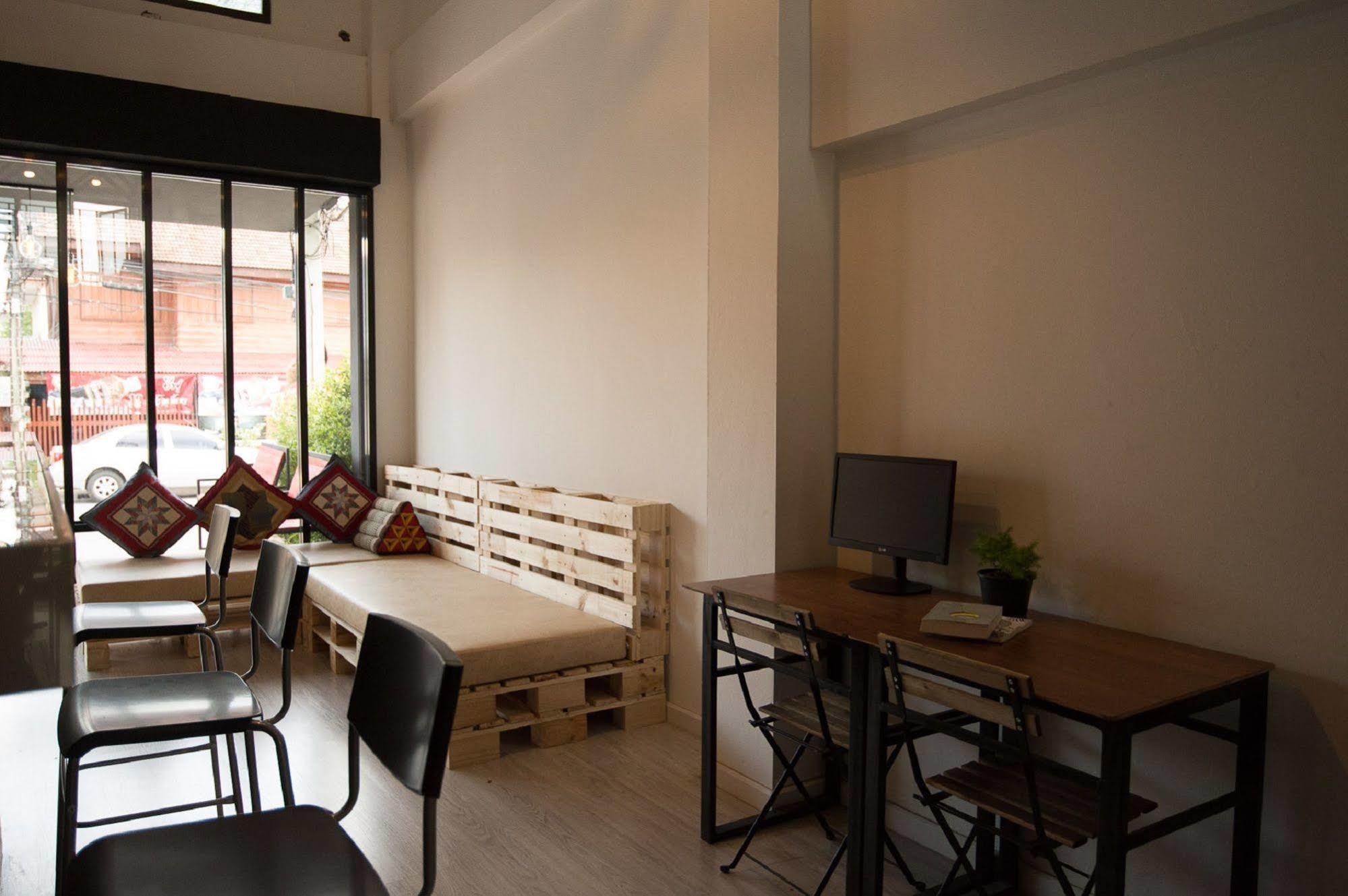 Allsum Hostel Ayutthaya Eksteriør billede