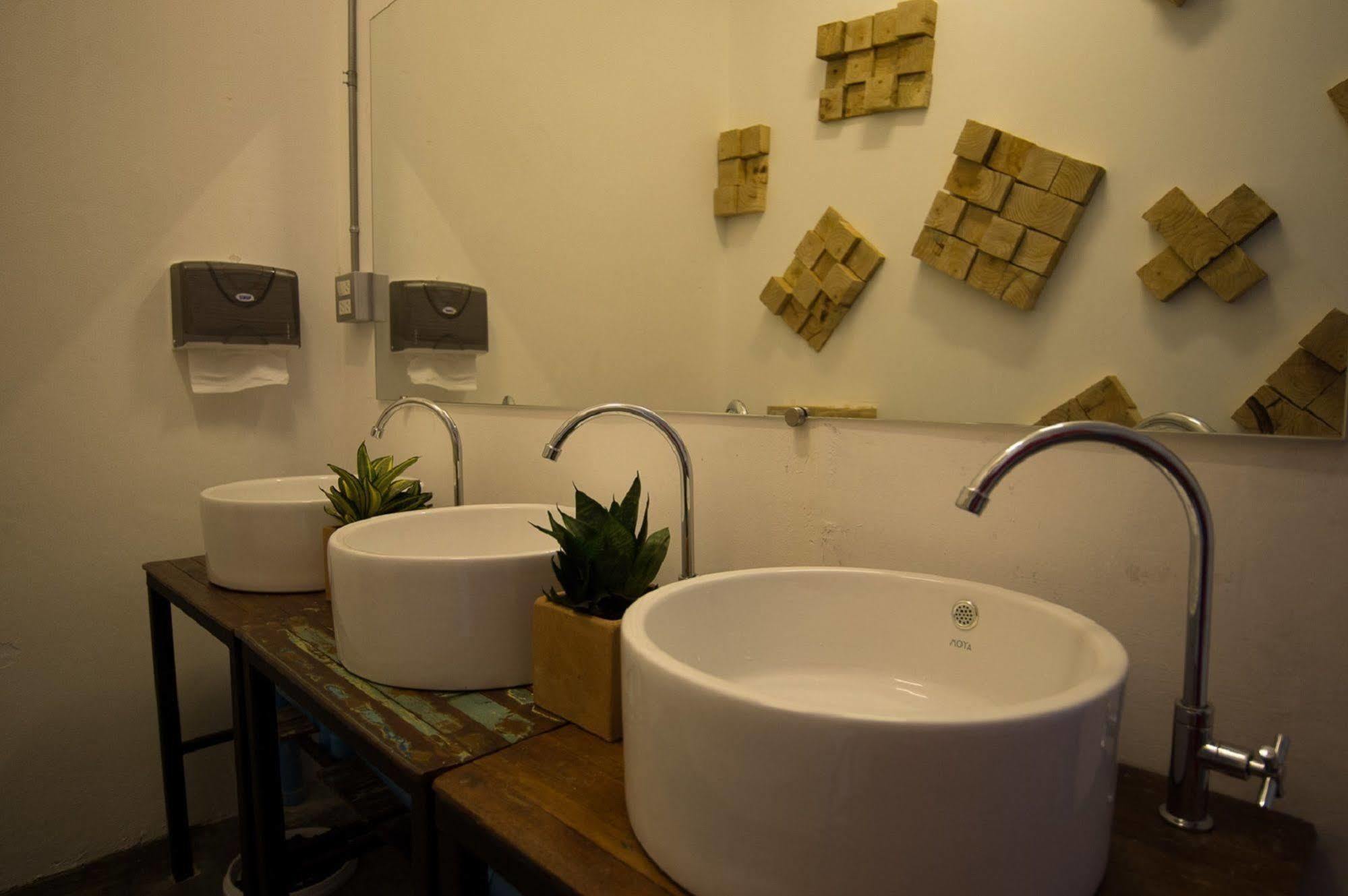 Allsum Hostel Ayutthaya Eksteriør billede